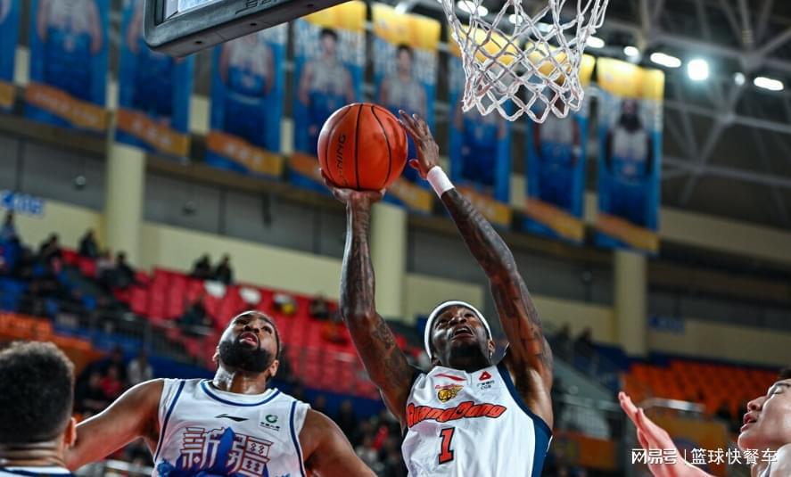 V体育官方网站-CBA一夜连出三大冷门！广东惨遭18分大逆转：辽篮爆冷掀翻深圳